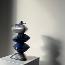 Afbeelding in Gallery-weergave laden, A PILE OF SILENCE | BLUE-PINK no. 1