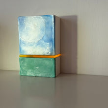 Afbeelding in Gallery-weergave laden, TINY WANDOBJECT KZDZNZKKN (IKZIEDEZONZAKKEN) ENCAUSTIC VI