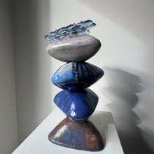 Afbeelding in Gallery-weergave laden, A PILE OF SILENCE | BLUE-PINK no. 1