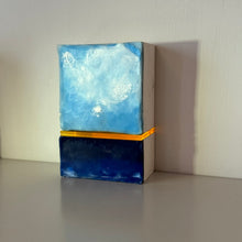 Afbeelding in Gallery-weergave laden, TINY WANDOBJECT KZDZNZKKN (IKZIEDEZONZAKKEN) ENCAUSTIC IV