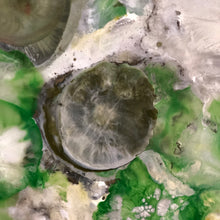 Afbeelding in Gallery-weergave laden, SIX PANEL 135|70 |MOVING DOTS| GREEN I ENCAUSTIC