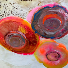 Afbeelding in Gallery-weergave laden, FIVE PANEL 130|50 |MOVING DOTS| RED|ORANGE I ENCAUSTIC