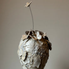 Afbeelding in Gallery-weergave laden, BUTTERFLIES | STEENgoed | Keramiek | H 45 cm B 10 cm D 10 cm
