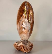 Afbeelding in Gallery-weergave laden, RUSTPUNT | STEENGOED | MINERALE STEEN | HOOGTE 28CM | BREEDTE 13 CM
