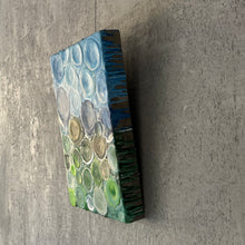 Afbeelding in Gallery-weergave laden, DOTS BLUE|GREEN PANEEL 45|30 no. 1 ENCAUSTIC
