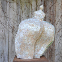 Afbeelding in Gallery-weergave laden, WOMEN ON THE MOVE I 2021 | STEENGOED KERAMIEK  |VERKOCHT|
